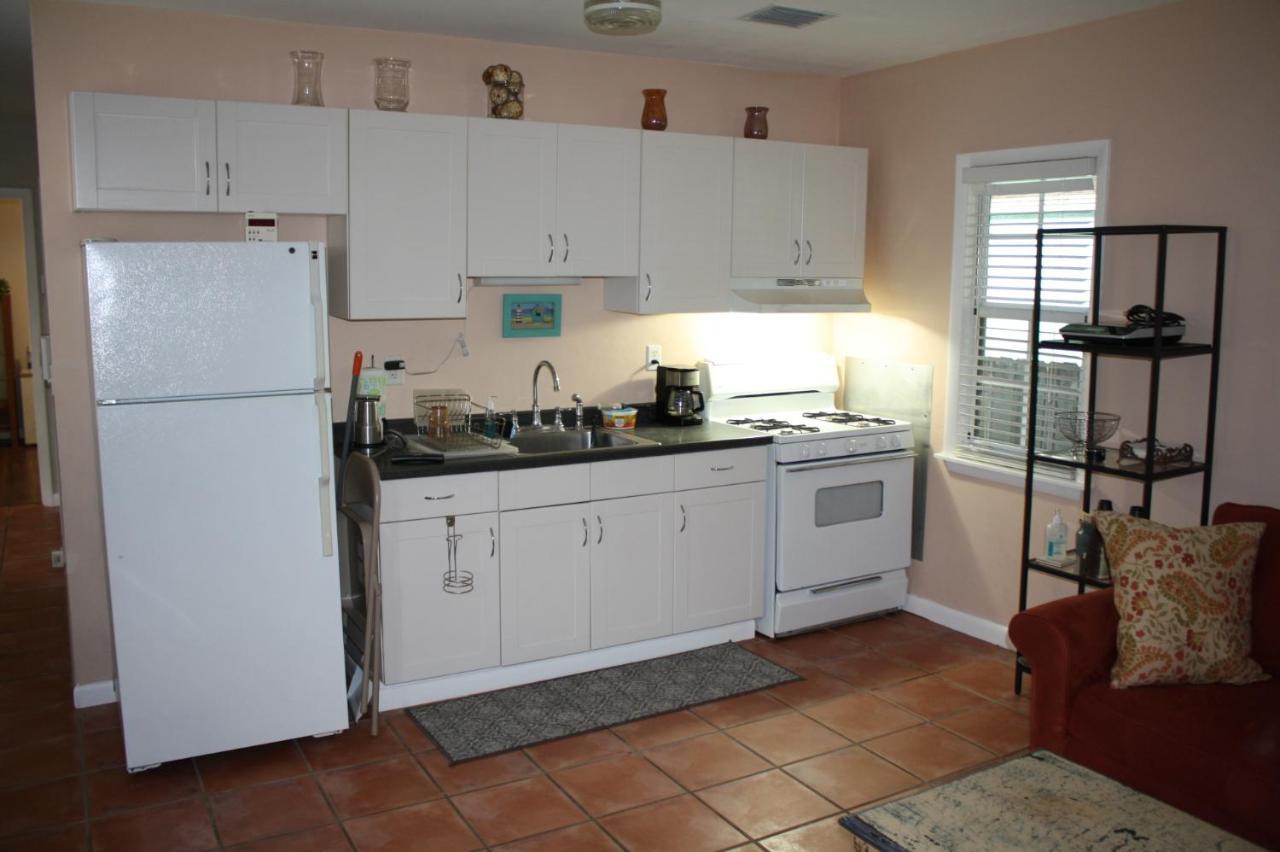 Key West Style Historic Home In Coconut Grove Florida, The Blue House 마이애미 외부 사진